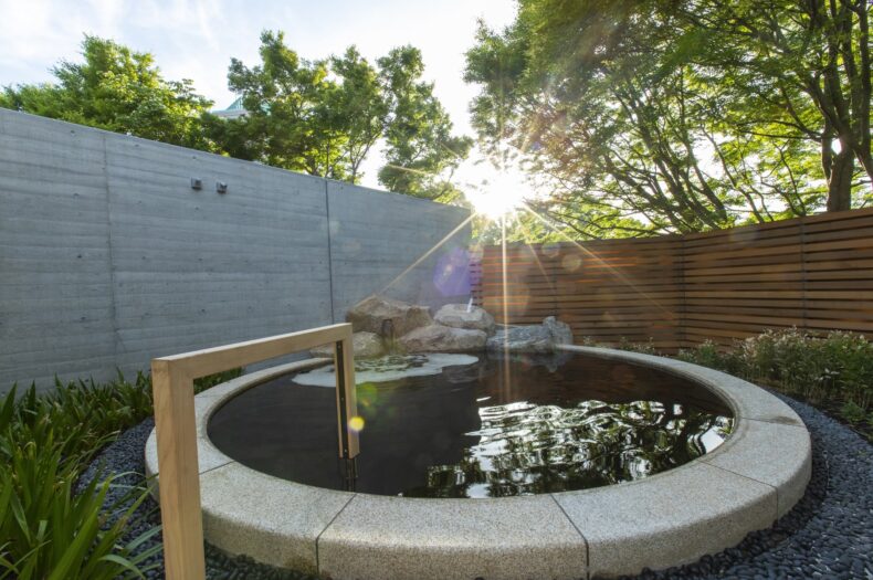 宿泊者専用の天然温泉「紅葉乃湯」の写真